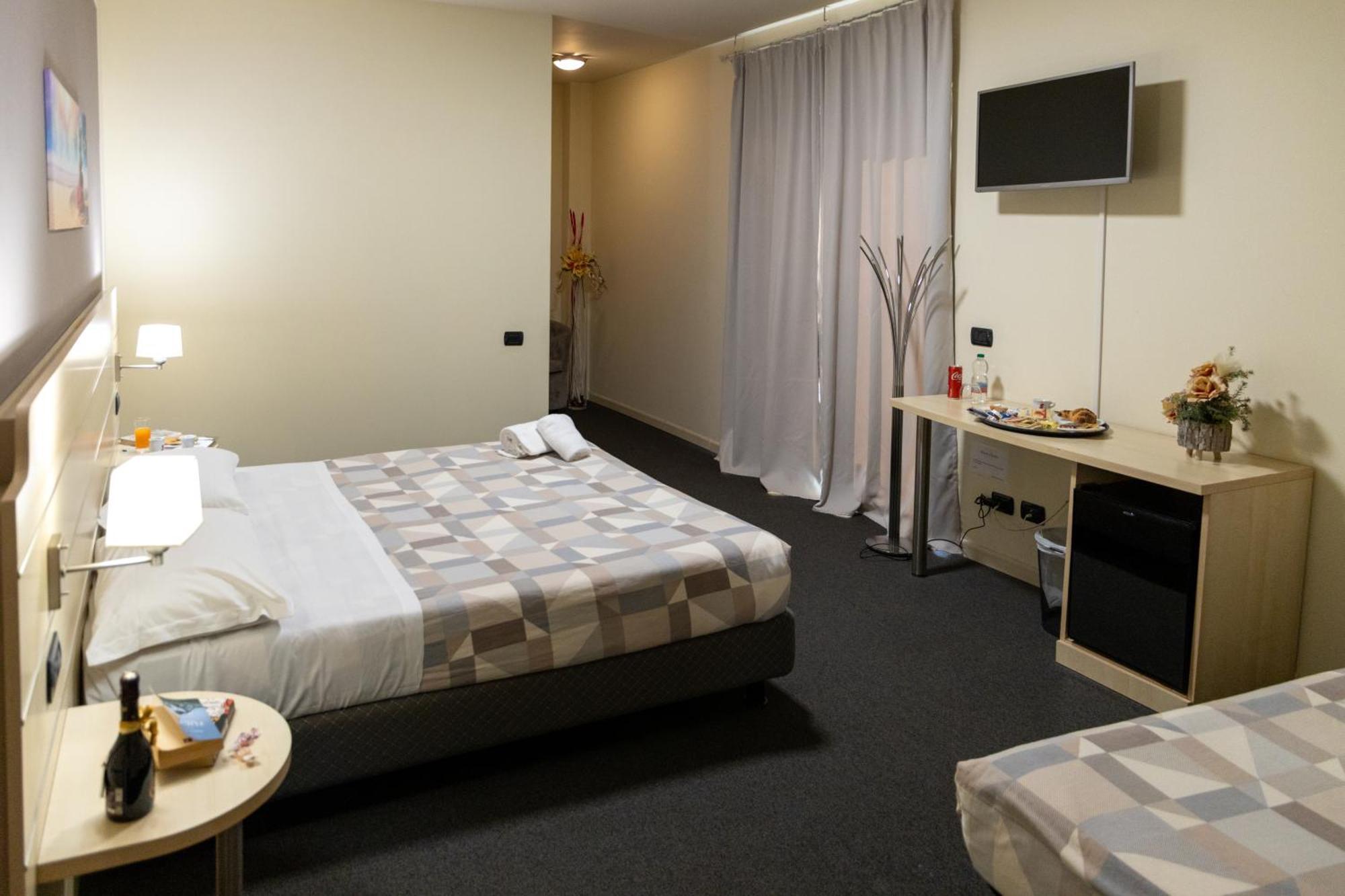 Hotel Giallo ノチェート エクステリア 写真